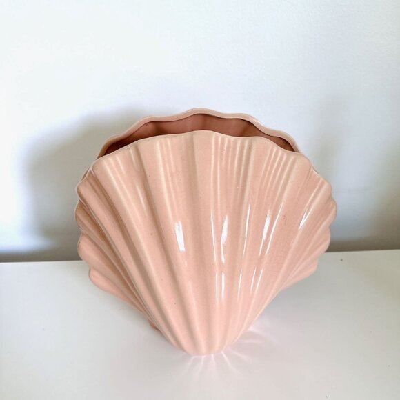 HYALYN POTTERY CLAMSHELL VASE 438 MADE IN USA PALE PEACH - Picture 3 of 9